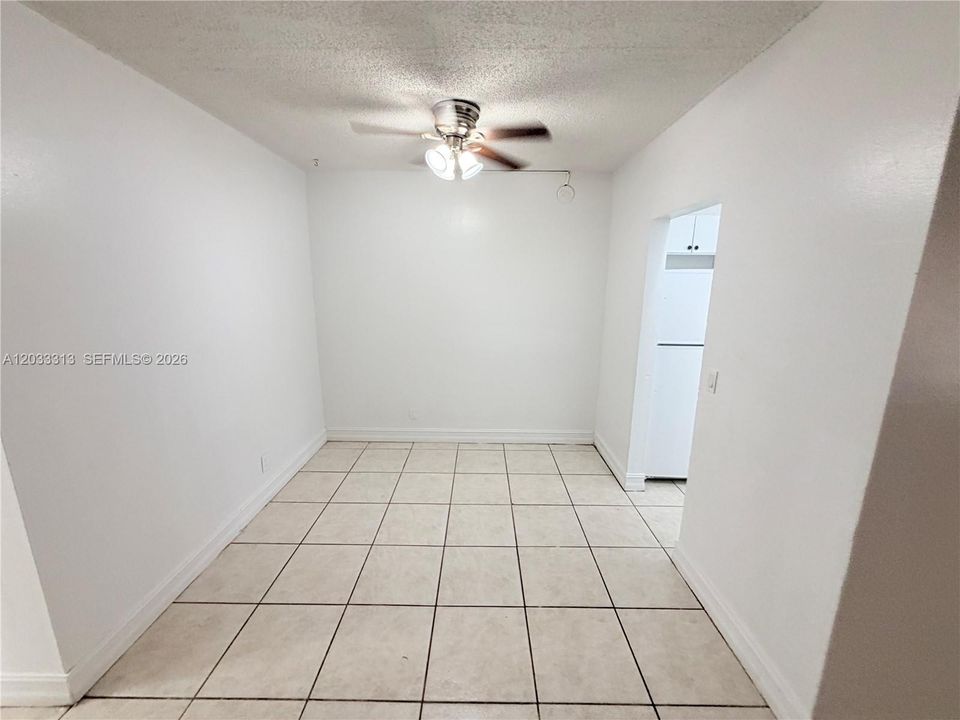 For Sale: $122,000 (2 beds, 1 baths, 880 Square Feet)