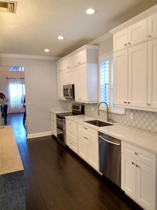 For Sale: $1,280,000 (5 beds, 3 baths, 3252 Square Feet)