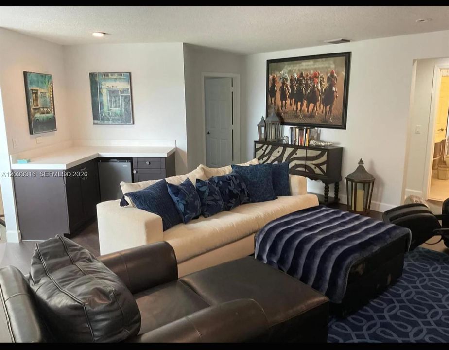 For Sale: $1,280,000 (5 beds, 3 baths, 3252 Square Feet)