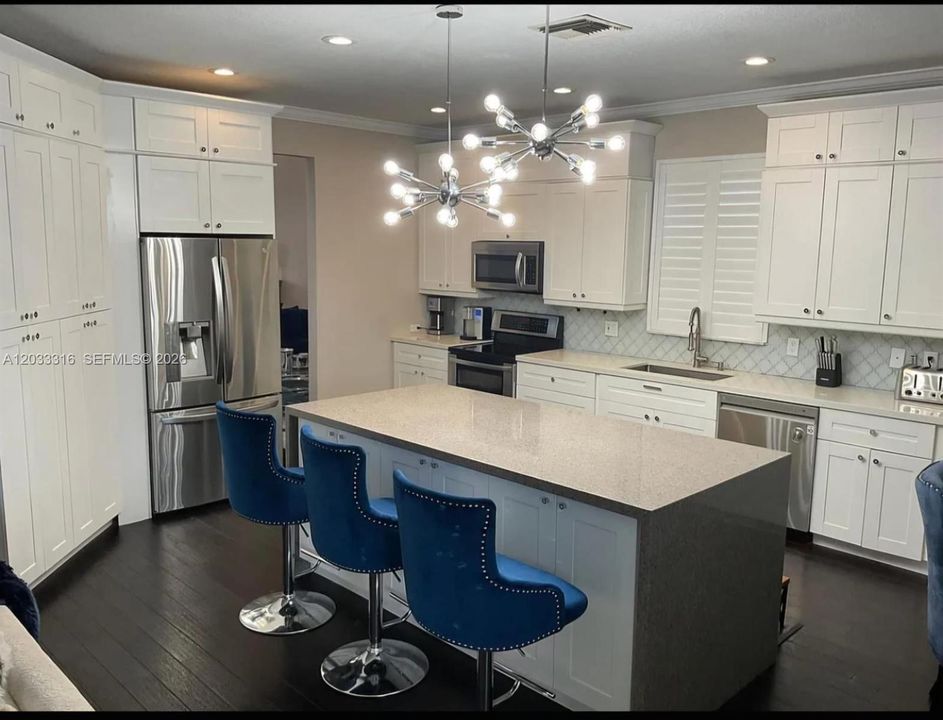 For Sale: $1,280,000 (5 beds, 3 baths, 3252 Square Feet)