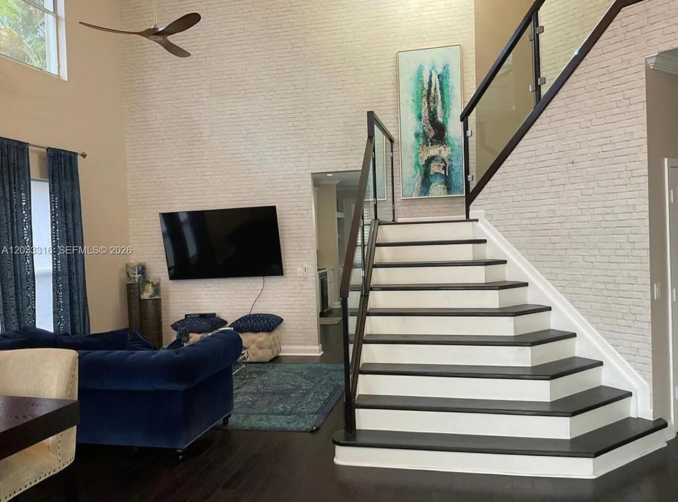 For Sale: $1,280,000 (5 beds, 3 baths, 3252 Square Feet)