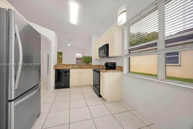 For Rent: $3,600 (3 beds, 2 baths, 1505 Square Feet)