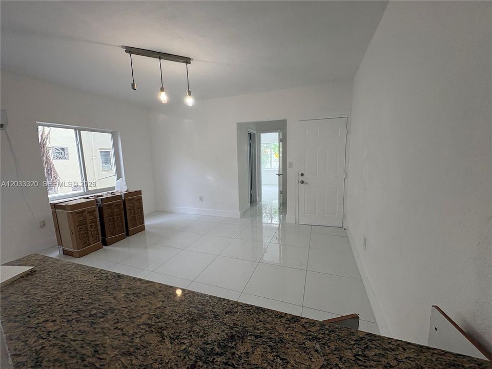 For Rent: $1,900 (1 beds, 1 baths, 492 Square Feet)