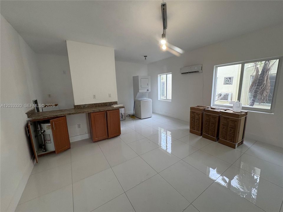 For Rent: $1,900 (1 beds, 1 baths, 492 Square Feet)