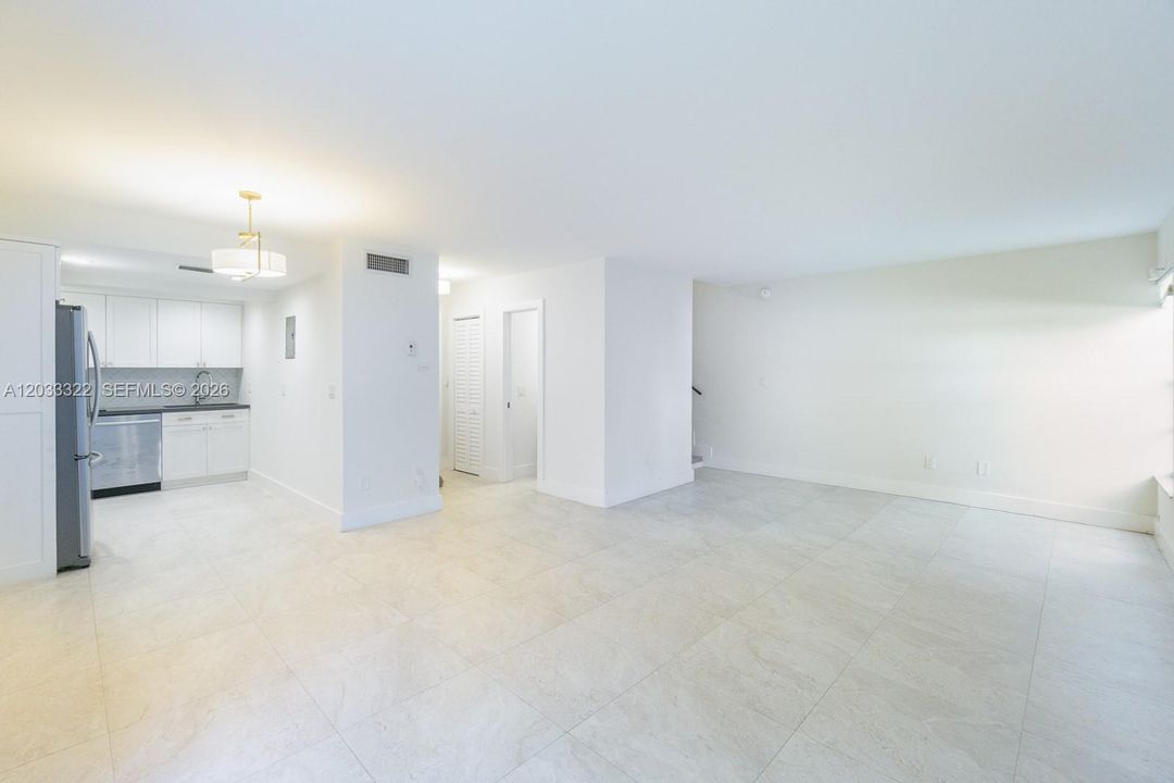 В аренду: $3,500 (2 спален, 1 ванн, 1270 Квадратных фут)