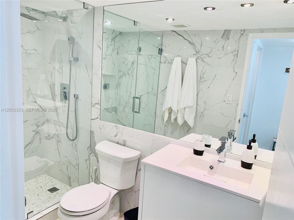 For Rent: $3,500 (2 beds, 2 baths, 1040 Square Feet)