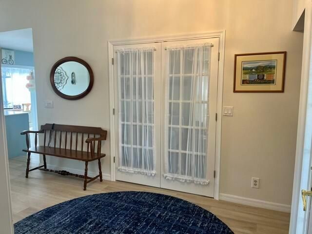 French doors 3rd/Den