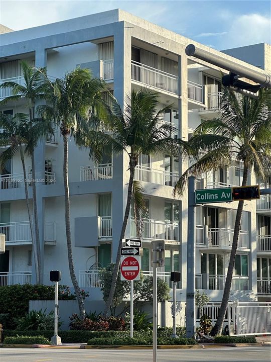 For Sale: $420,000 (2 beds, 1 baths, 780 Square Feet)