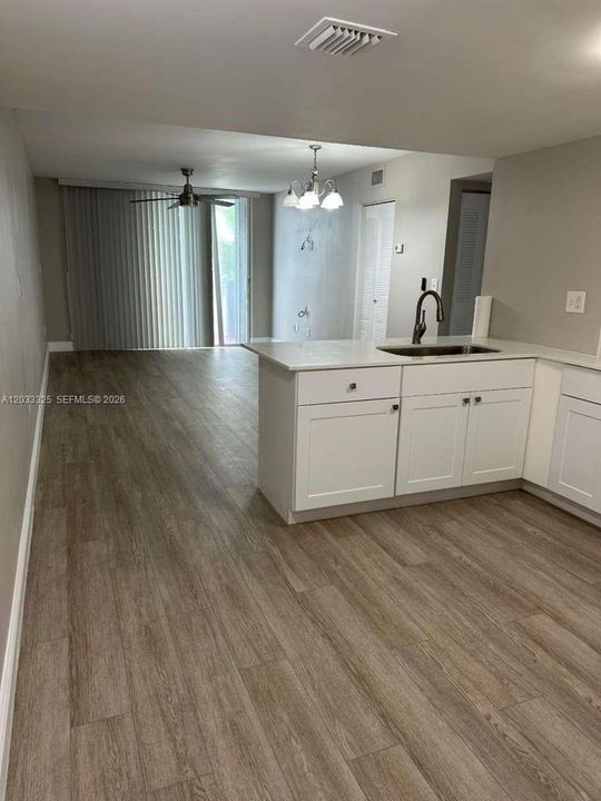 For Sale: $420,000 (2 beds, 1 baths, 780 Square Feet)