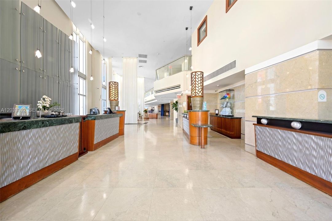 For Sale: $690,000 (1 beds, 1 baths, 688 Square Feet)