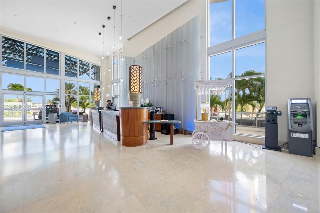 For Sale: $690,000 (1 beds, 1 baths, 688 Square Feet)