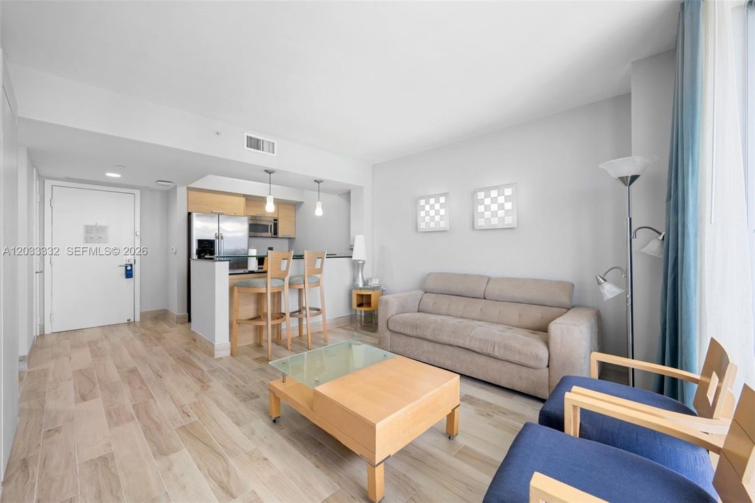For Sale: $690,000 (1 beds, 1 baths, 688 Square Feet)