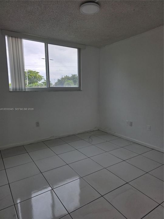 For Rent: $2,200 (2 beds, 2 baths, 960 Square Feet)