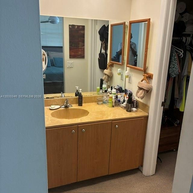 For Sale: $268,000 (2 beds, 2 baths, 936 Square Feet)