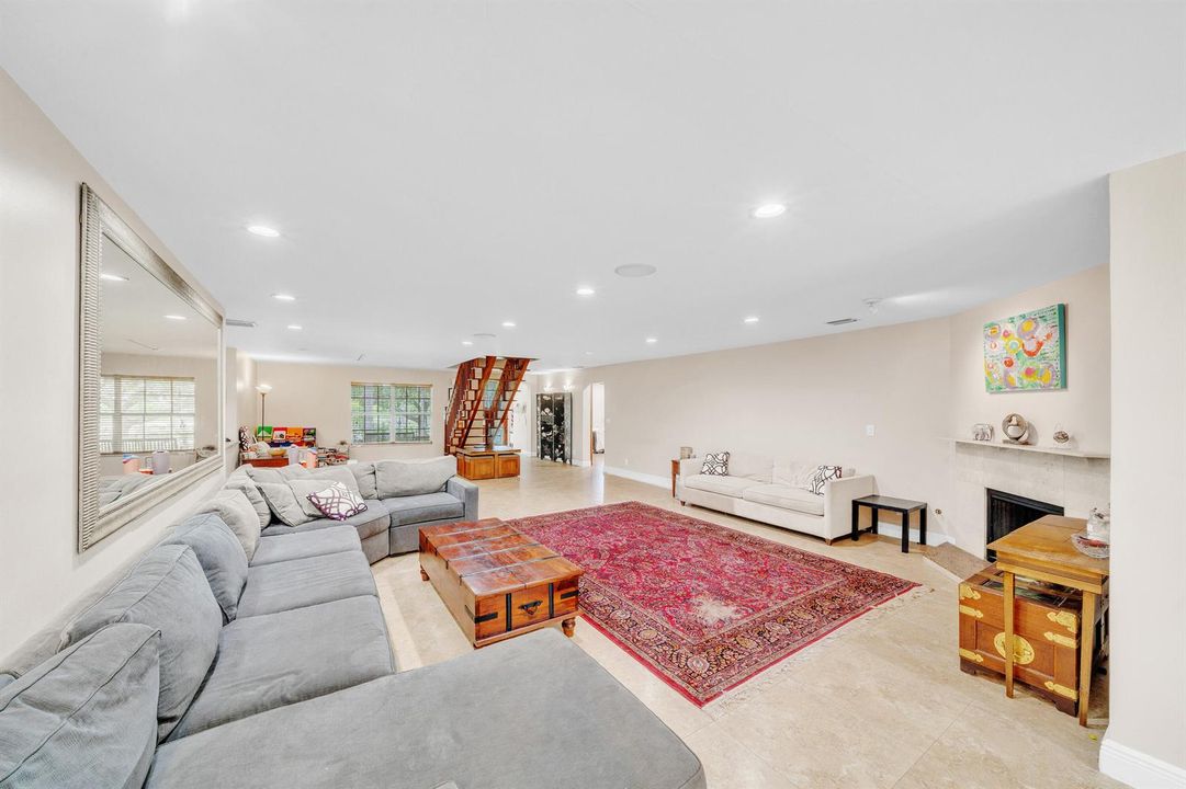 8 LivingArea (2)