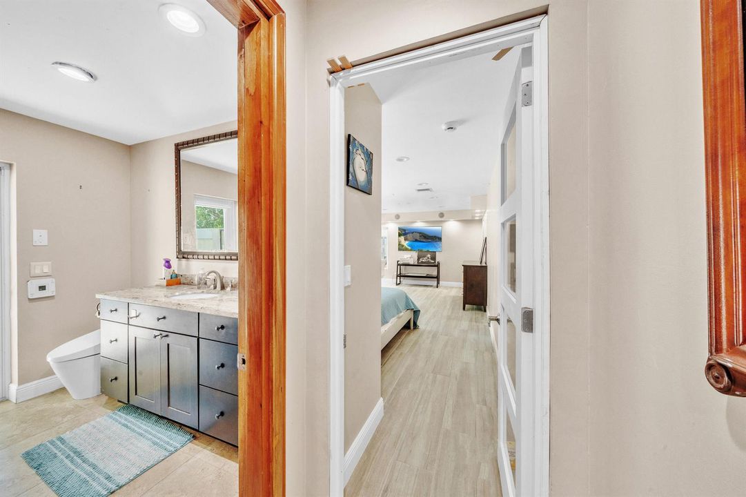 13 Guest Bedroom B (01)