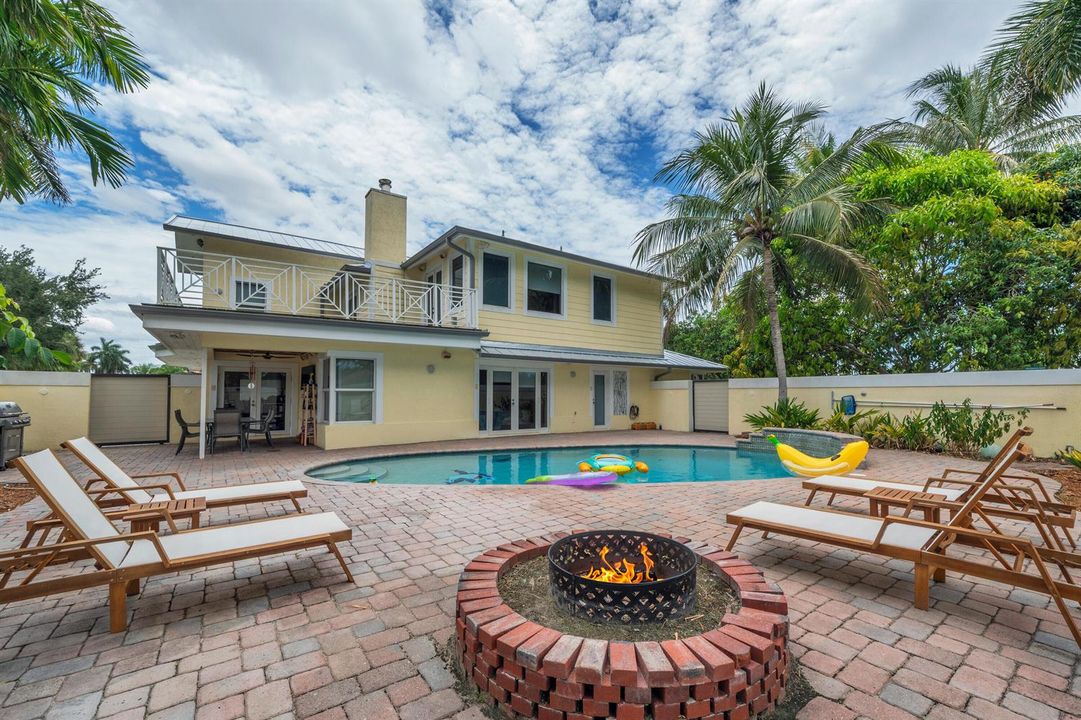 2 Pool-Backyard (3)