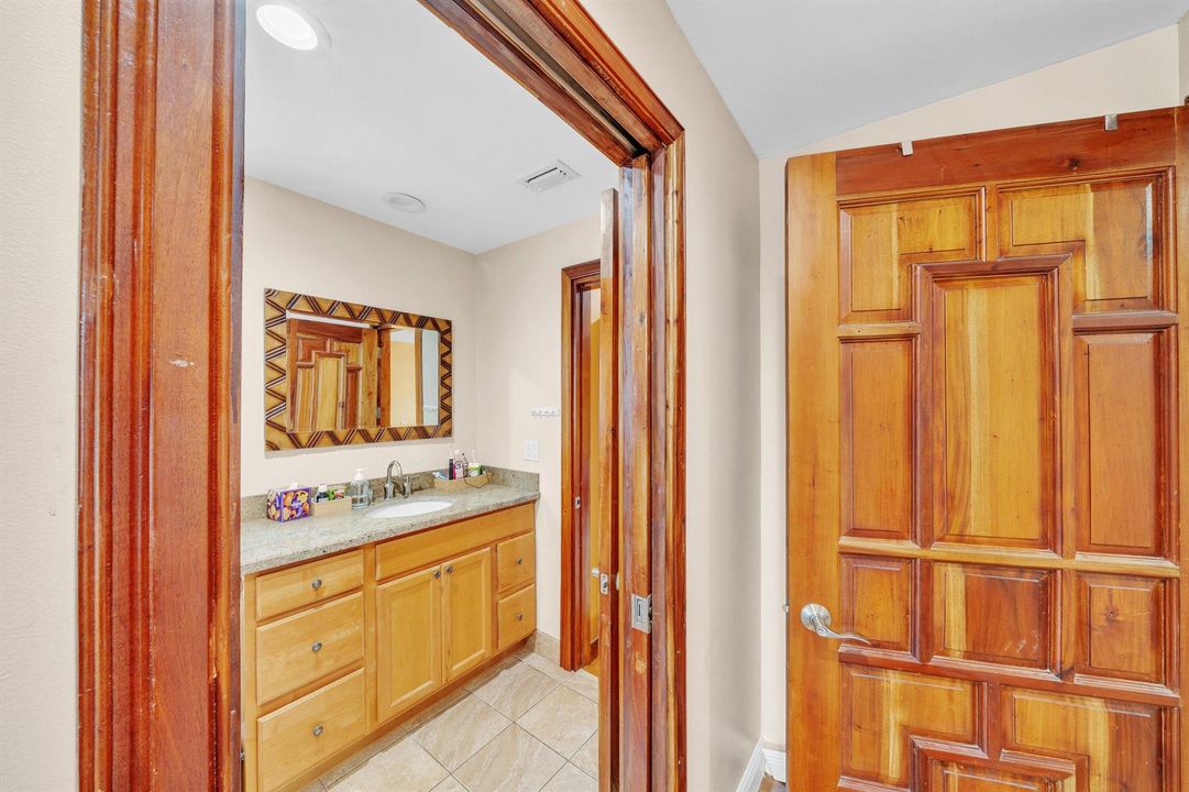 24 Jack and Jill Bath (1)