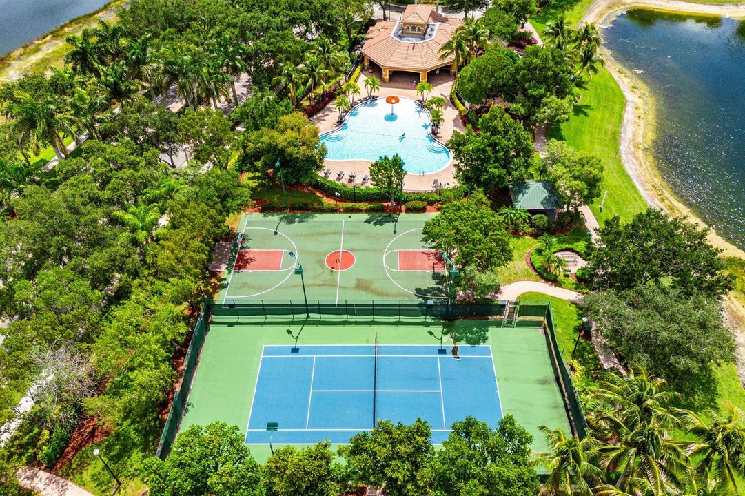 057-599CrestaCircle-WestPalmBeach-FL-334