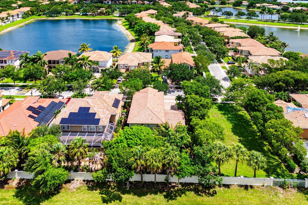 055-599CrestaCircle-WestPalmBeach-FL-334
