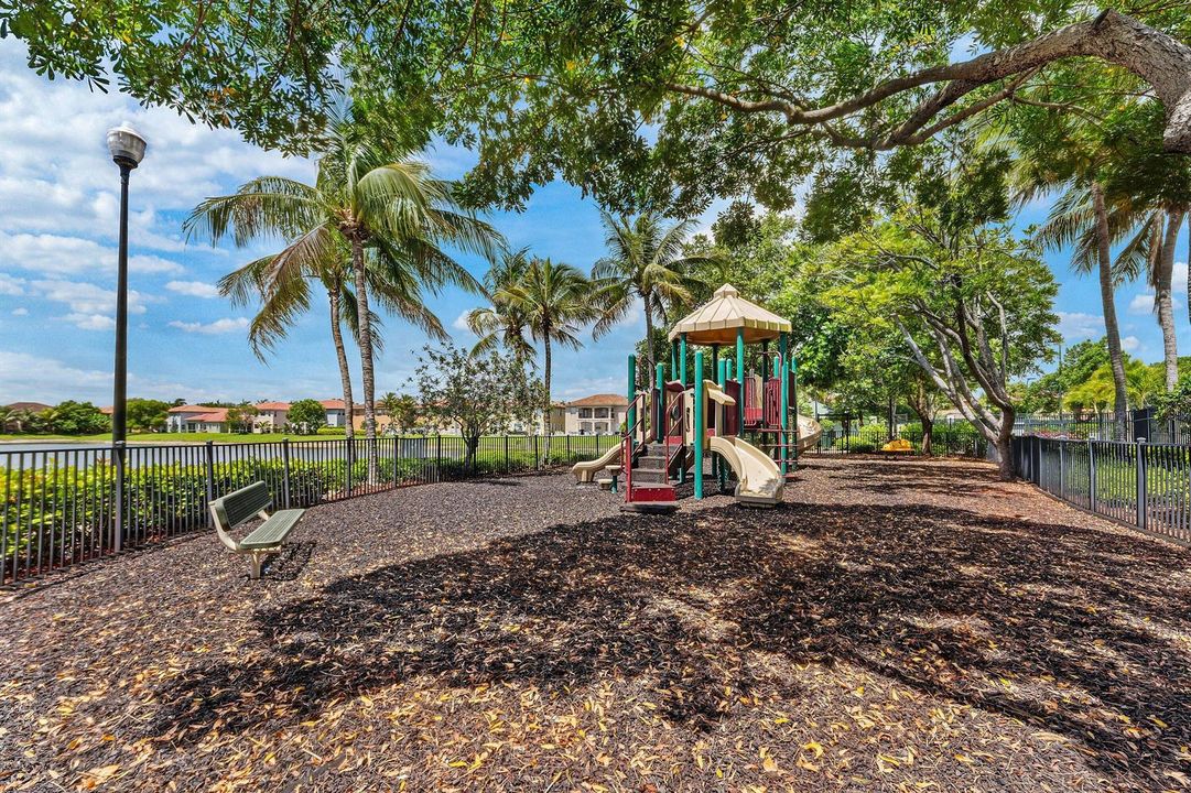 041-599CrestaCircle-WestPalmBeach-FL-334