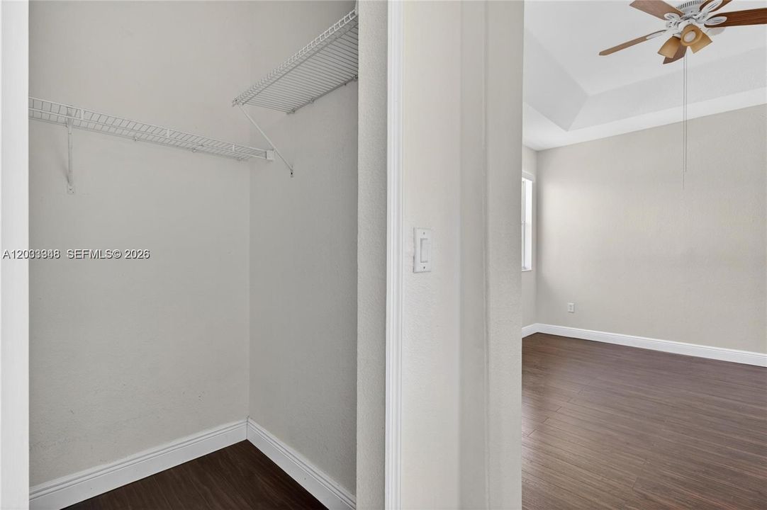 En Renta: $3,500 (4 camas, 2 baños, 2440 Pies cuadrados)