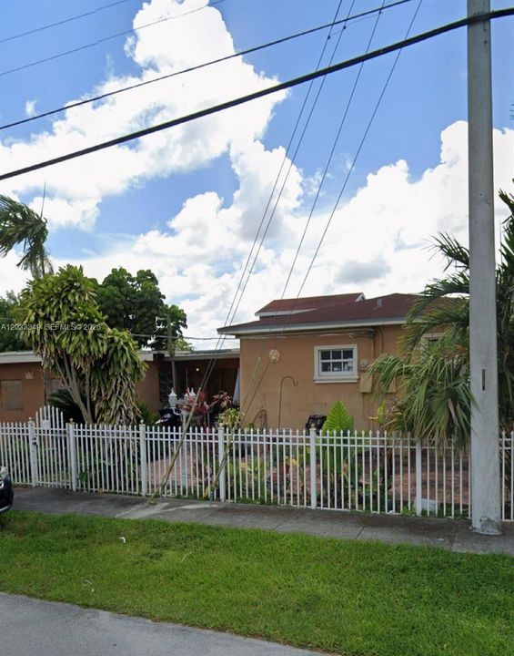 For Sale: $595,000 (6 beds, 3 baths, 2205 Square Feet)