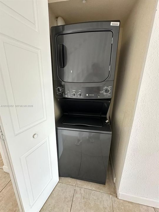 待售: $280,000 (3 贝兹, 2 浴室, 1325 平方英尺)