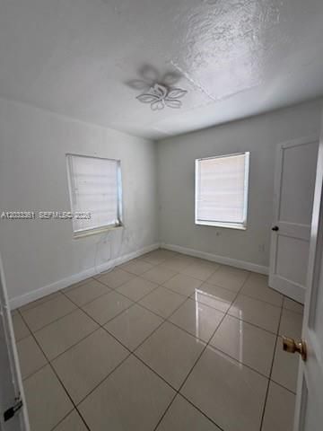 For Rent: $2,300 (2 beds, 1 baths, 1656 Square Feet)