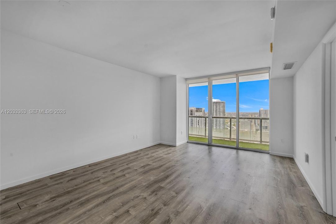 For Sale: $460,000 (1 beds, 1 baths, 800 Square Feet)