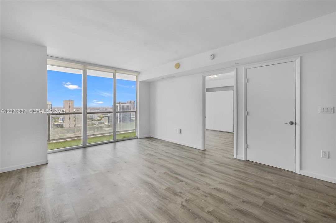 For Sale: $460,000 (1 beds, 1 baths, 800 Square Feet)