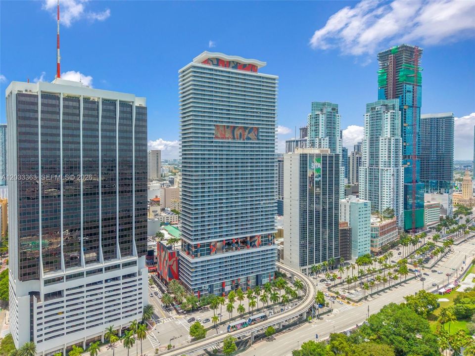 For Sale: $460,000 (1 beds, 1 baths, 800 Square Feet)