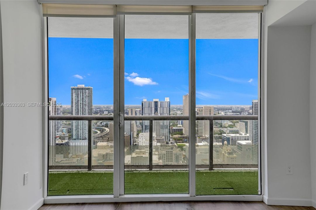 For Sale: $460,000 (1 beds, 1 baths, 800 Square Feet)