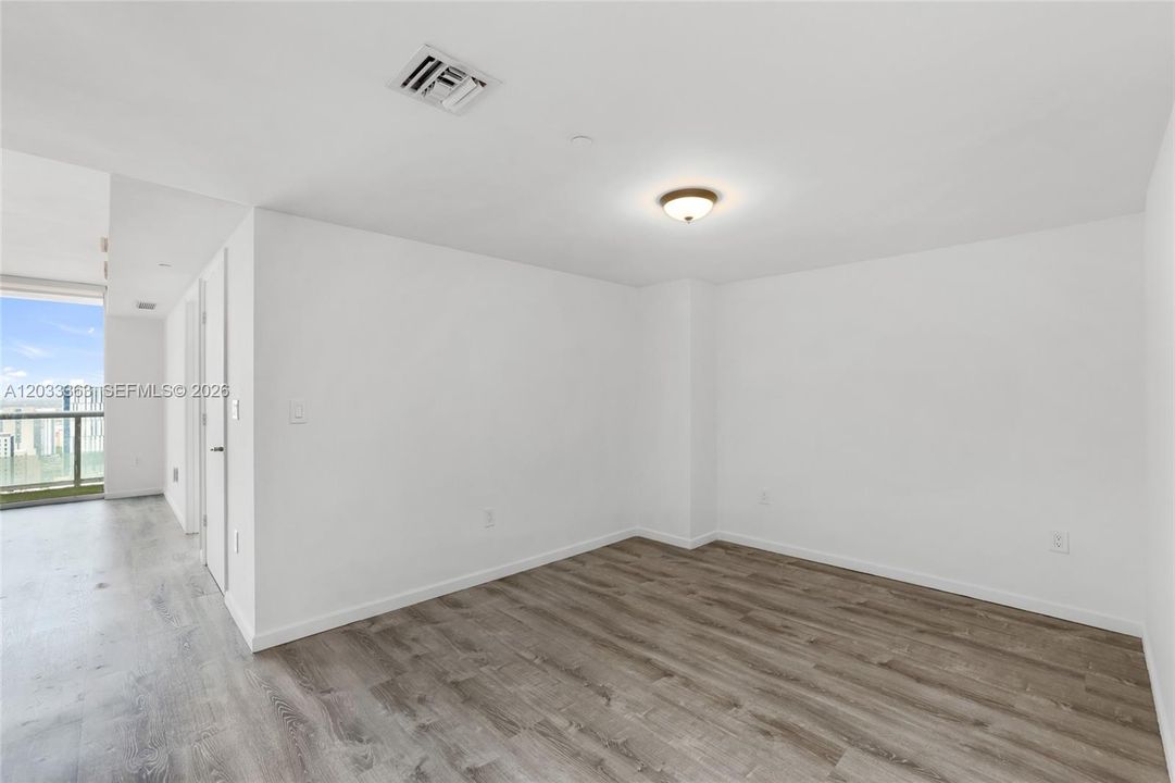 For Sale: $460,000 (1 beds, 1 baths, 800 Square Feet)