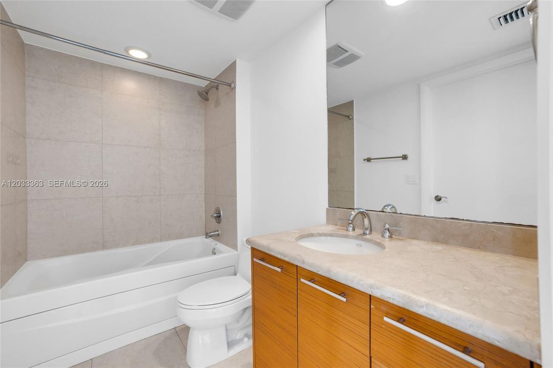 For Sale: $460,000 (1 beds, 1 baths, 800 Square Feet)