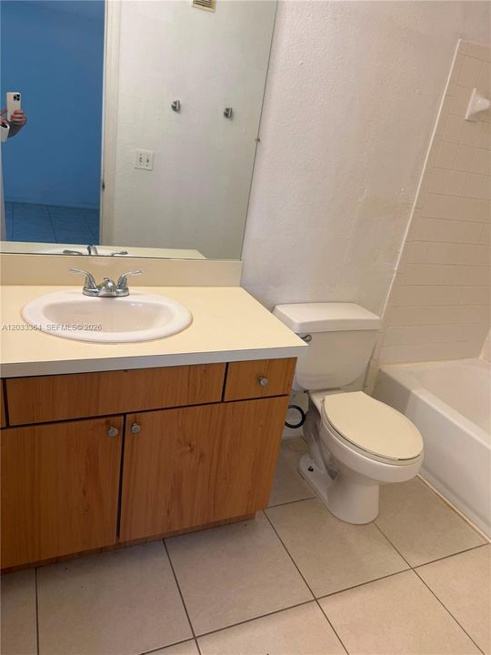 For Rent: $2,050 (2 beds, 2 baths, 963 Square Feet)