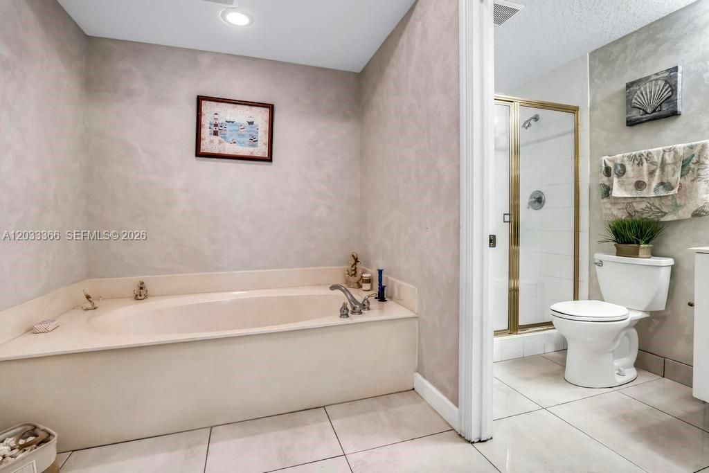 For Sale: $250,000 (2 beds, 2 baths, 1705 Square Feet)