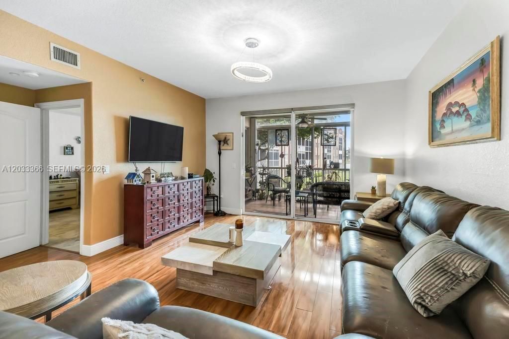 For Sale: $250,000 (2 beds, 2 baths, 1705 Square Feet)