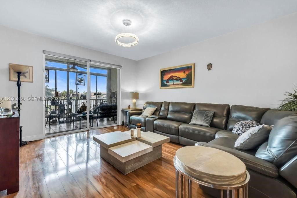 For Sale: $250,000 (2 beds, 2 baths, 1705 Square Feet)