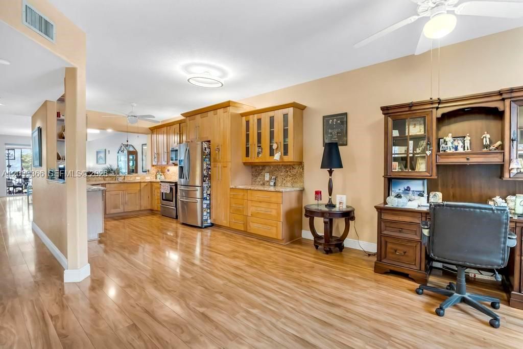 For Sale: $250,000 (2 beds, 2 baths, 1705 Square Feet)