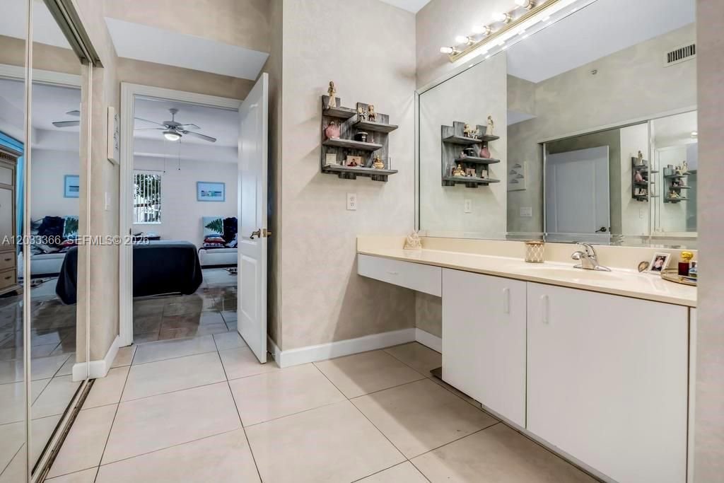 For Sale: $250,000 (2 beds, 2 baths, 1705 Square Feet)