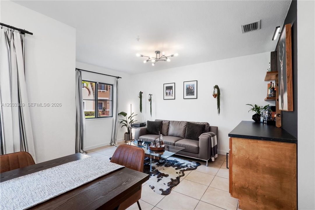 En Venta: $465,000 (3 camas, 2 baños, 1515 Pies cuadrados)