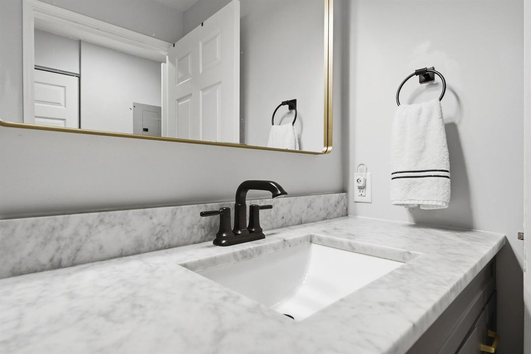 780-S-SAPODILLA-AVE-APT-104-33401-017