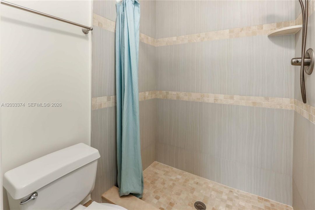 For Rent: $3,600 (2 beds, 2 baths, 1404 Square Feet)