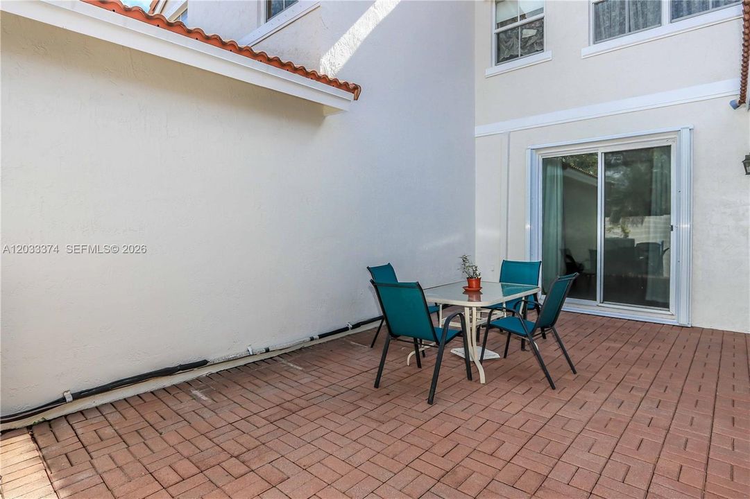 For Rent: $3,600 (2 beds, 2 baths, 1404 Square Feet)