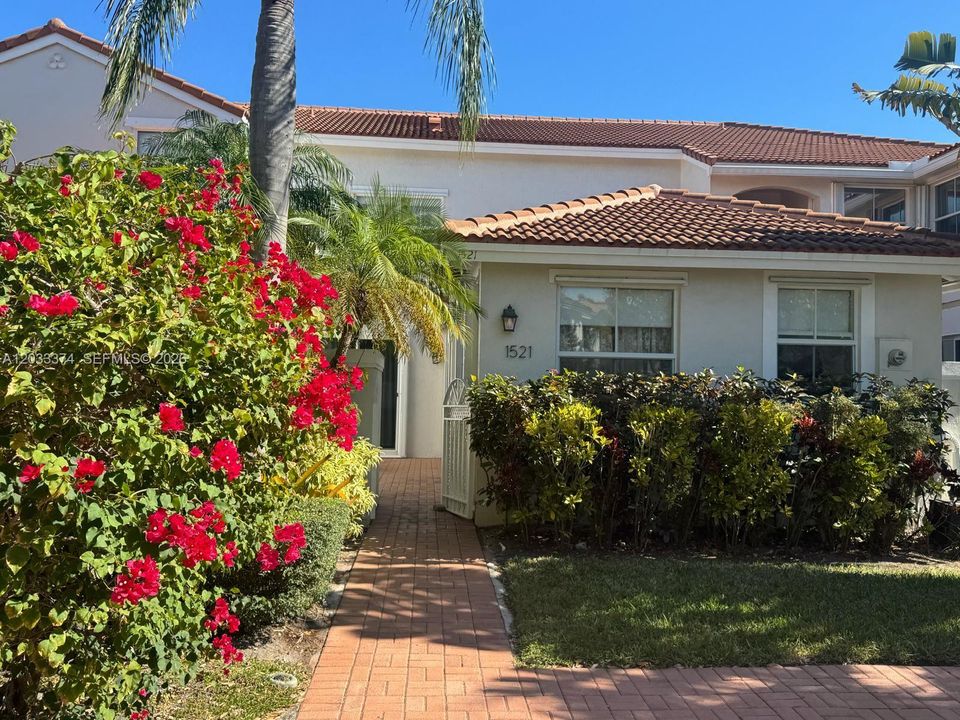 For Rent: $3,600 (2 beds, 2 baths, 1404 Square Feet)