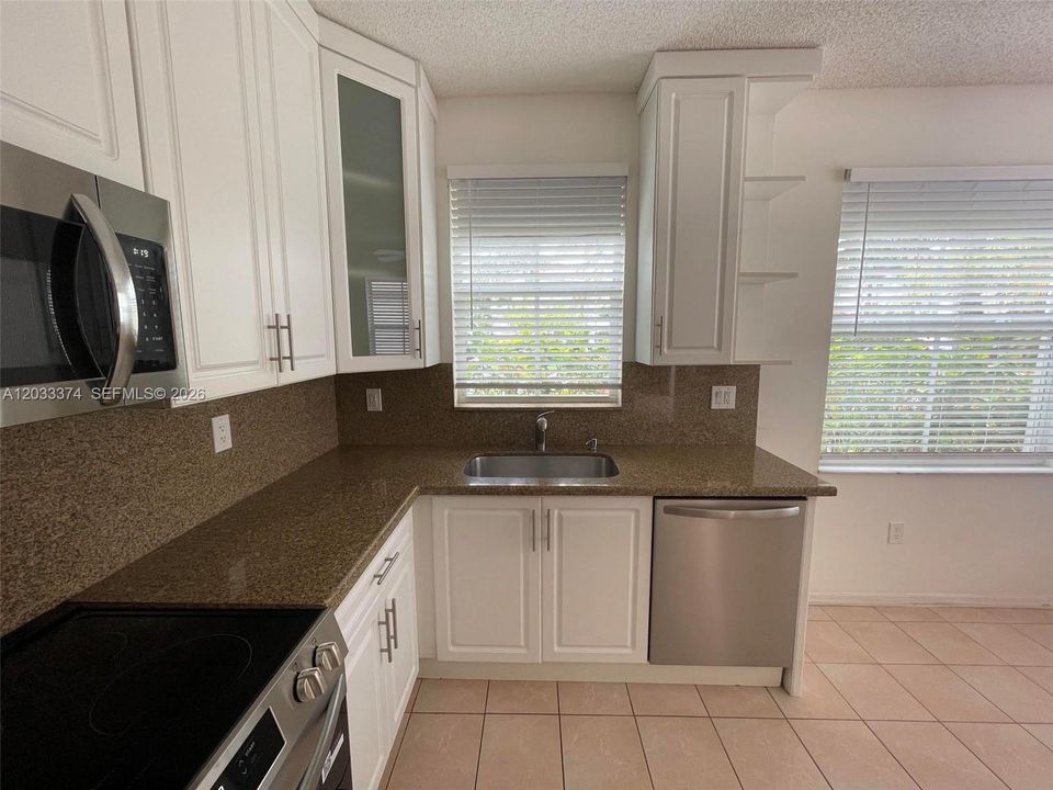 For Rent: $3,600 (2 beds, 2 baths, 1404 Square Feet)