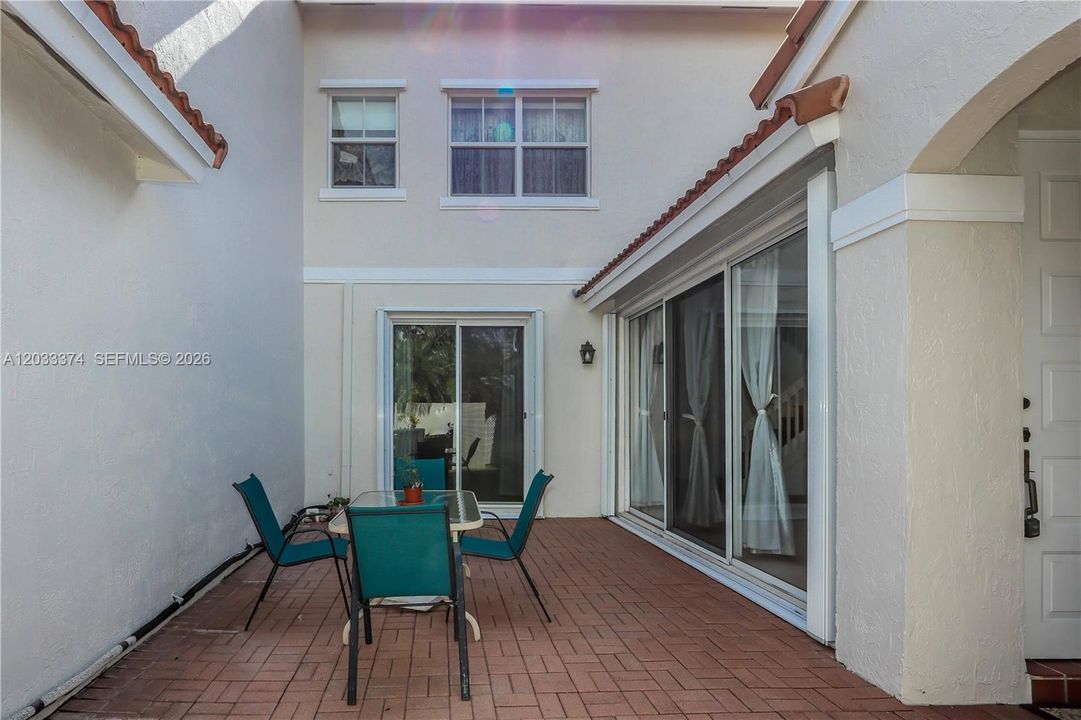 For Rent: $3,600 (2 beds, 2 baths, 1404 Square Feet)