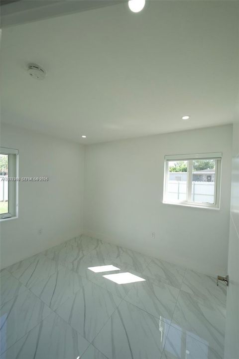 For Rent: $3,100 (2 beds, 2 baths, 1265 Square Feet)