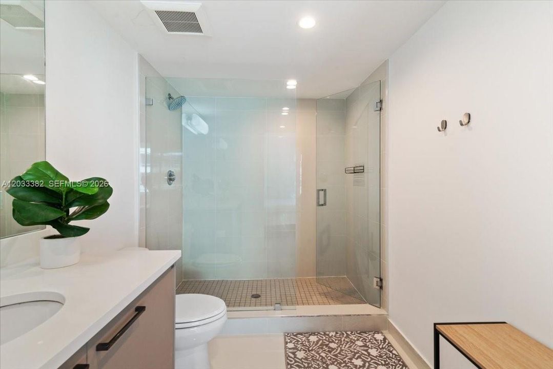 For Sale: $675,000 (2 beds, 2 baths, 955 Square Feet)